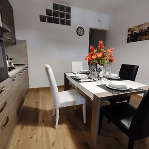 https://la-piccola-loggia.it-tuscanyhotel.com